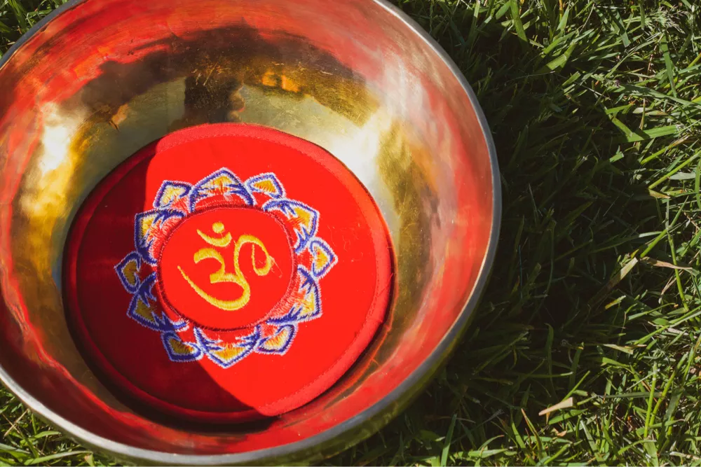 15-Minute Weekly Sound Bath & Meditation
